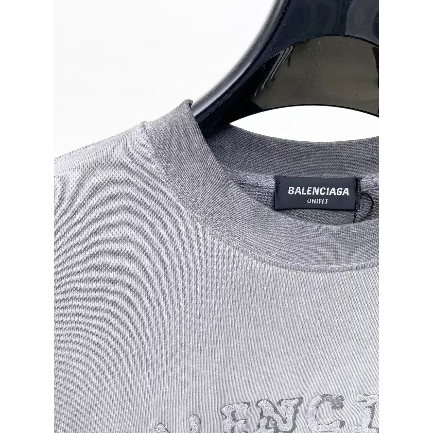 <p>Balenciaga 圓領長袖T恤(洗水灰)</p>