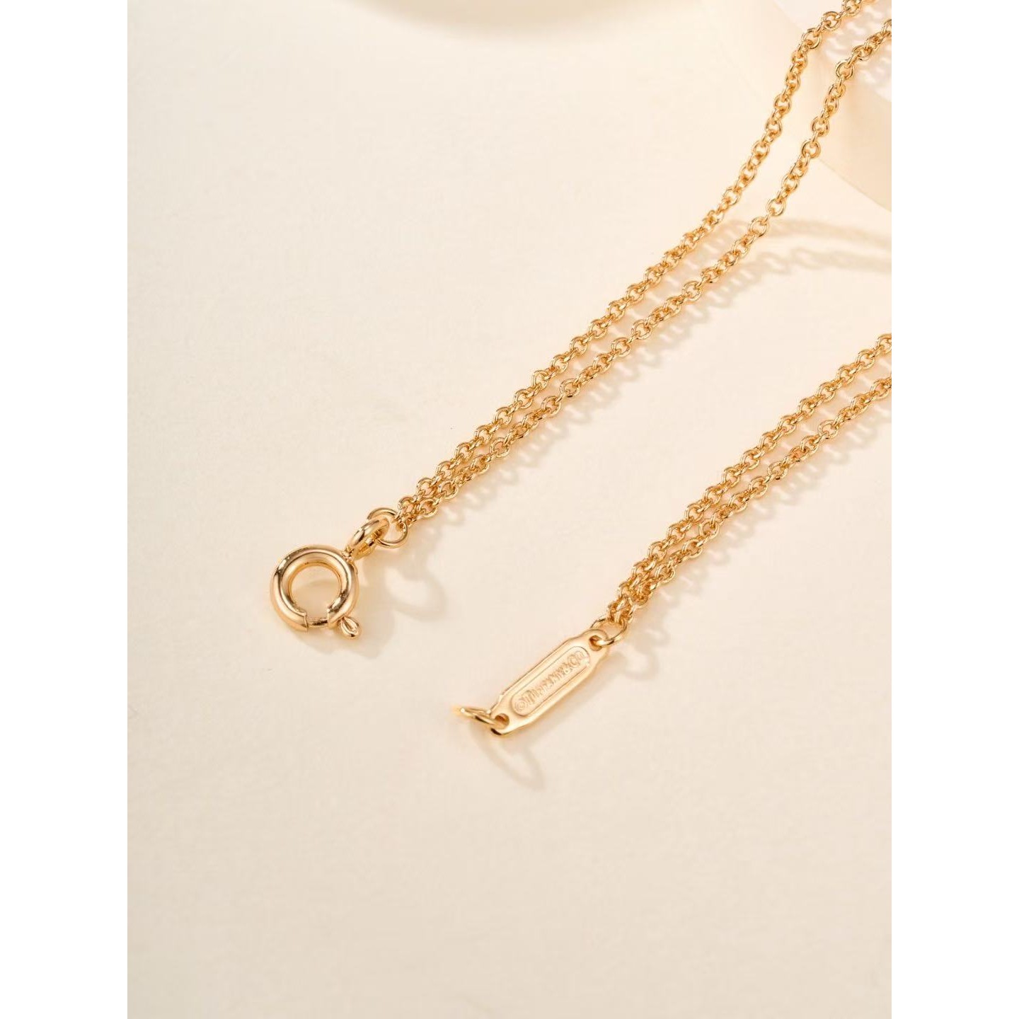 <p>Tiffany &amp; Co.&nbsp;尼四爪单钻</p>