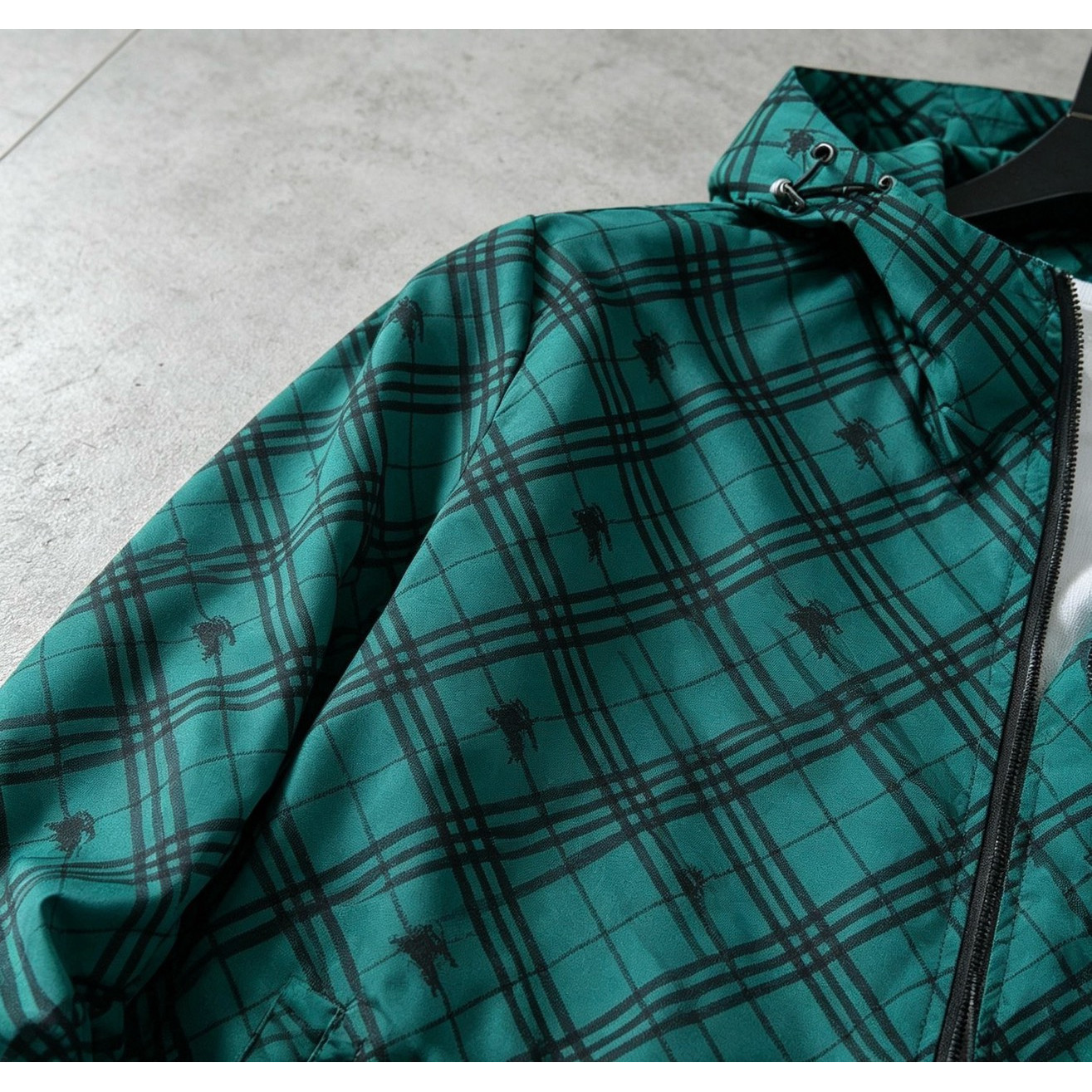 <p>Burberry 夹克外套</p>