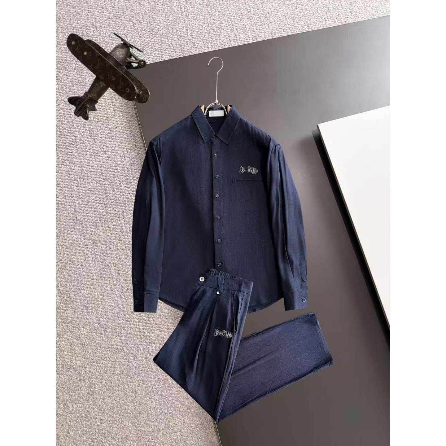 <p>BURBERRY 亚麻衬衫套装(藍)</p>