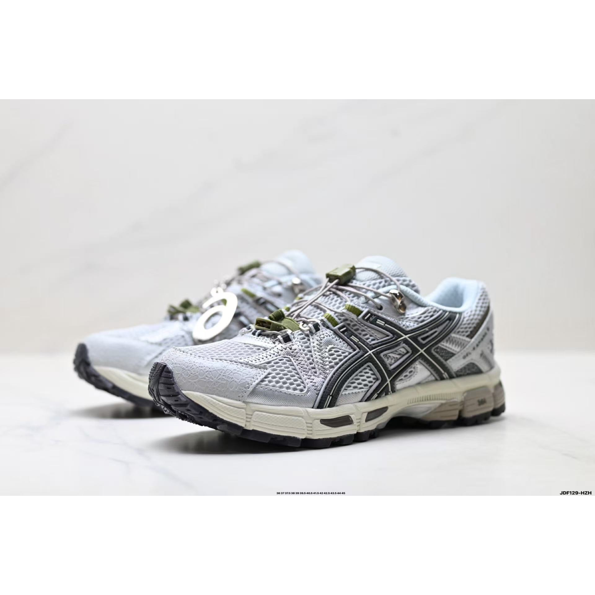 <p>Asics Gel-Kahana 8 FL&nbsp; 经典户外跑鞋(白)</p>