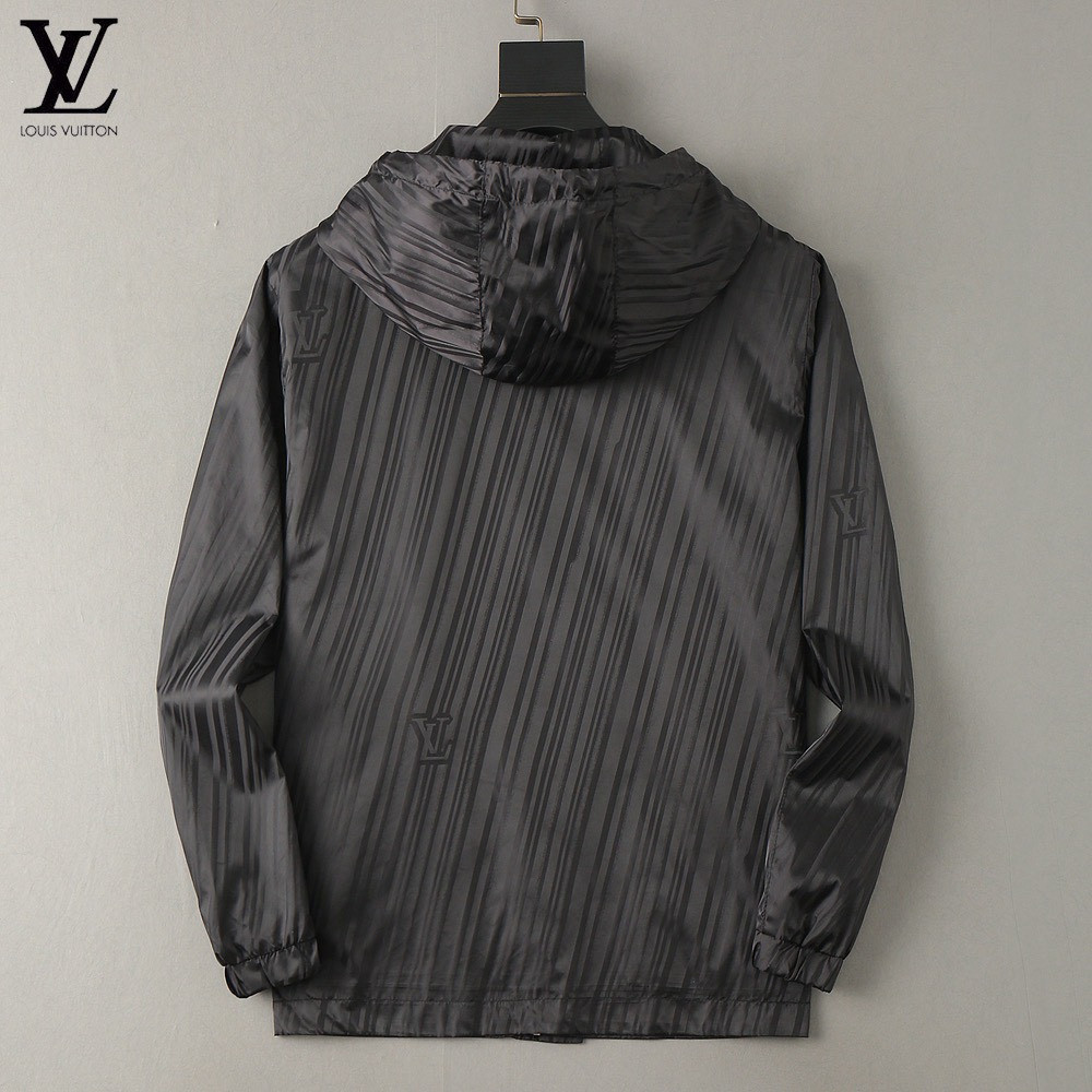 <p>LV 新款男士夹克外套</p>