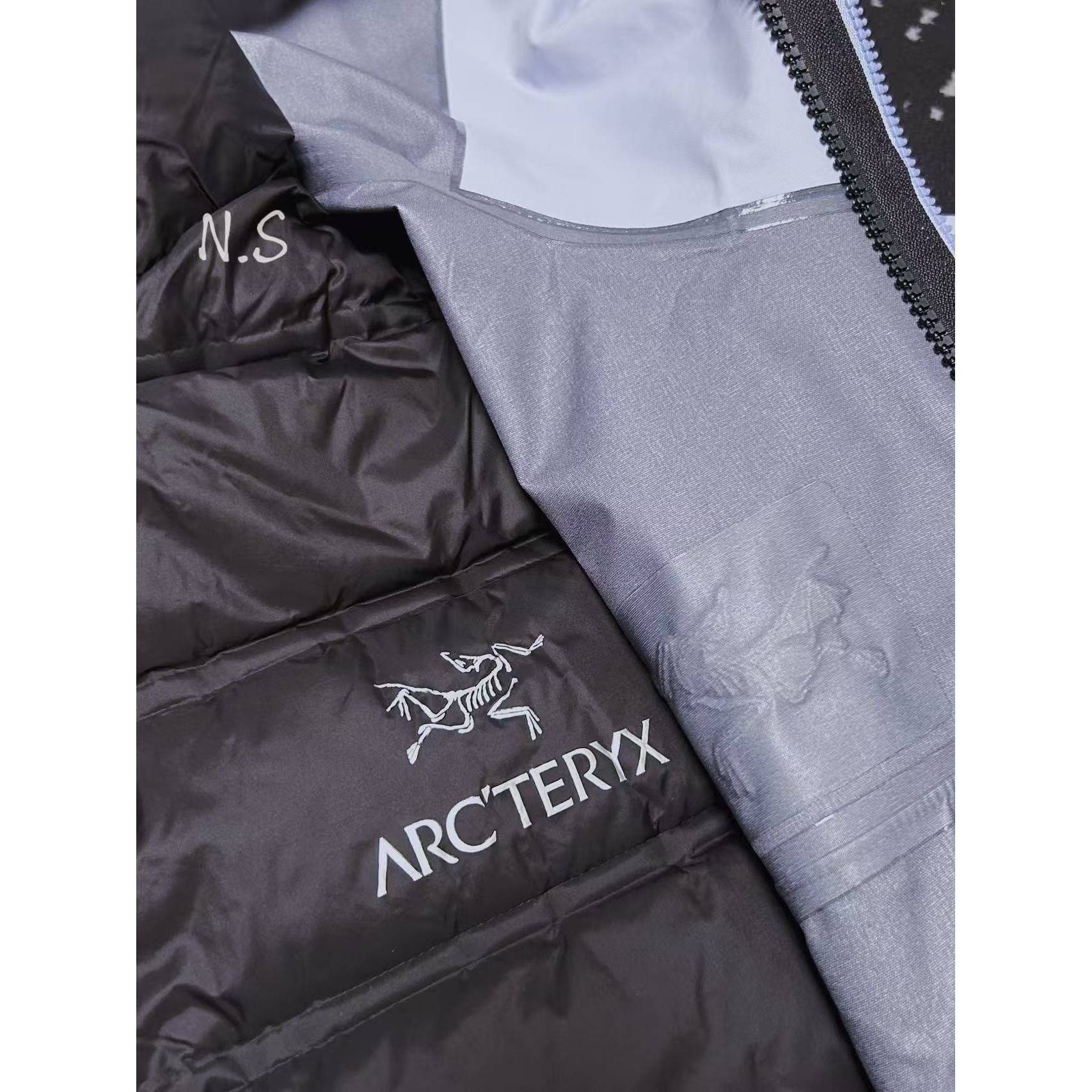<p>Arc'teryx SL硬壳冲锋衣(沁雾紫)</p>