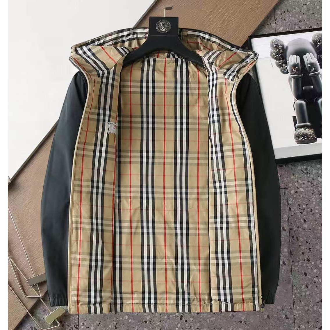 <p>BURBERRY 男士夹克外套(800879)</p>