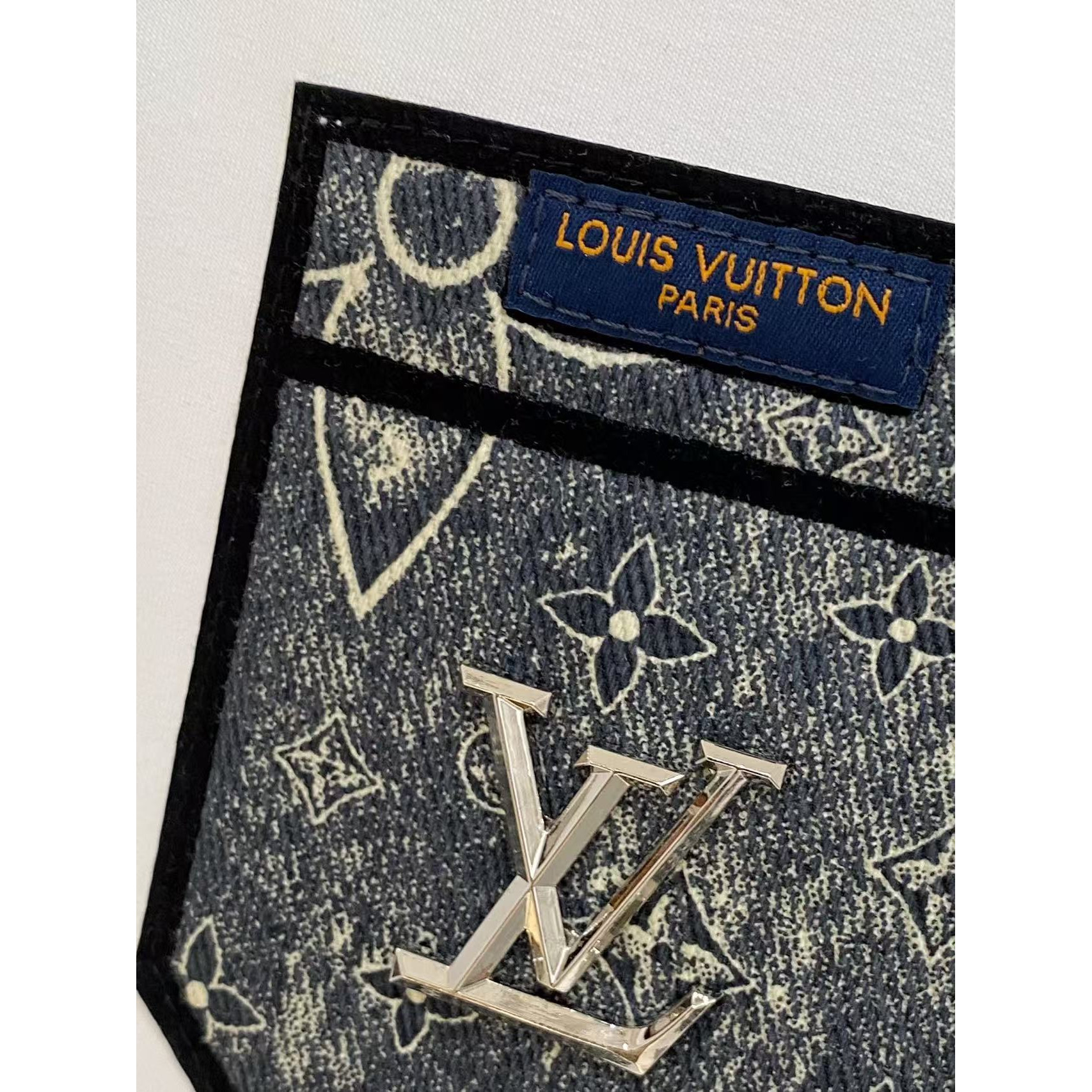 <p>LV 太空棉卫衣(白)</p>