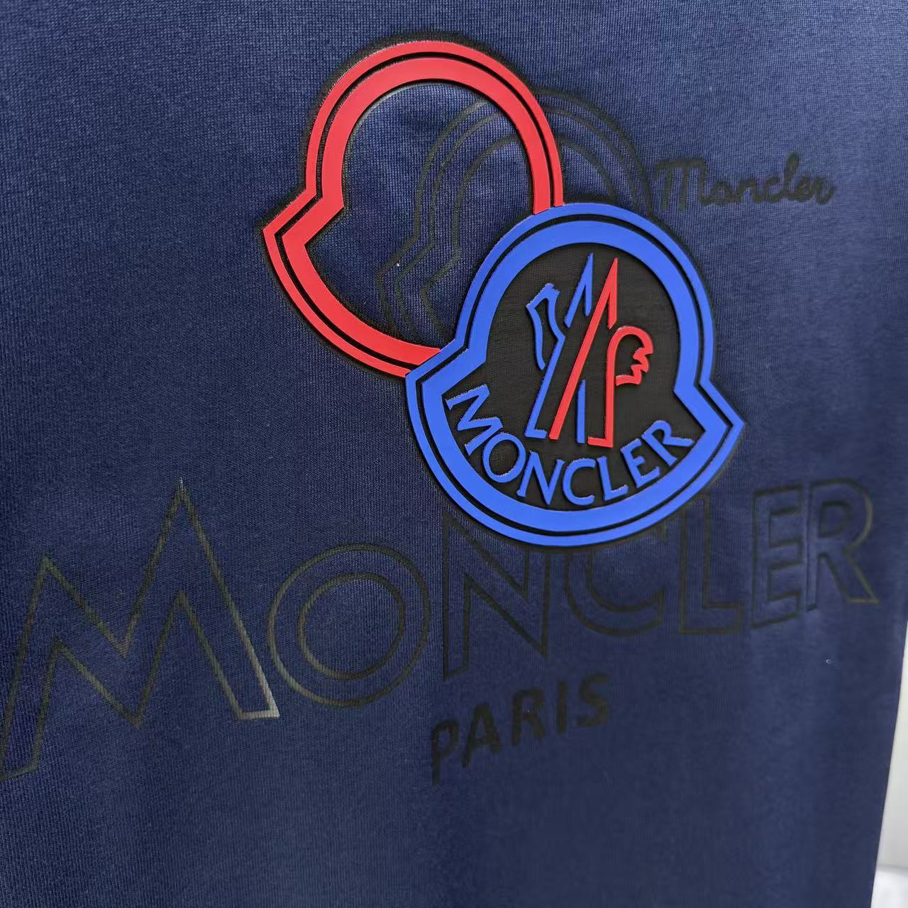 <p>Moncler 短袖T恤(深藍)</p>