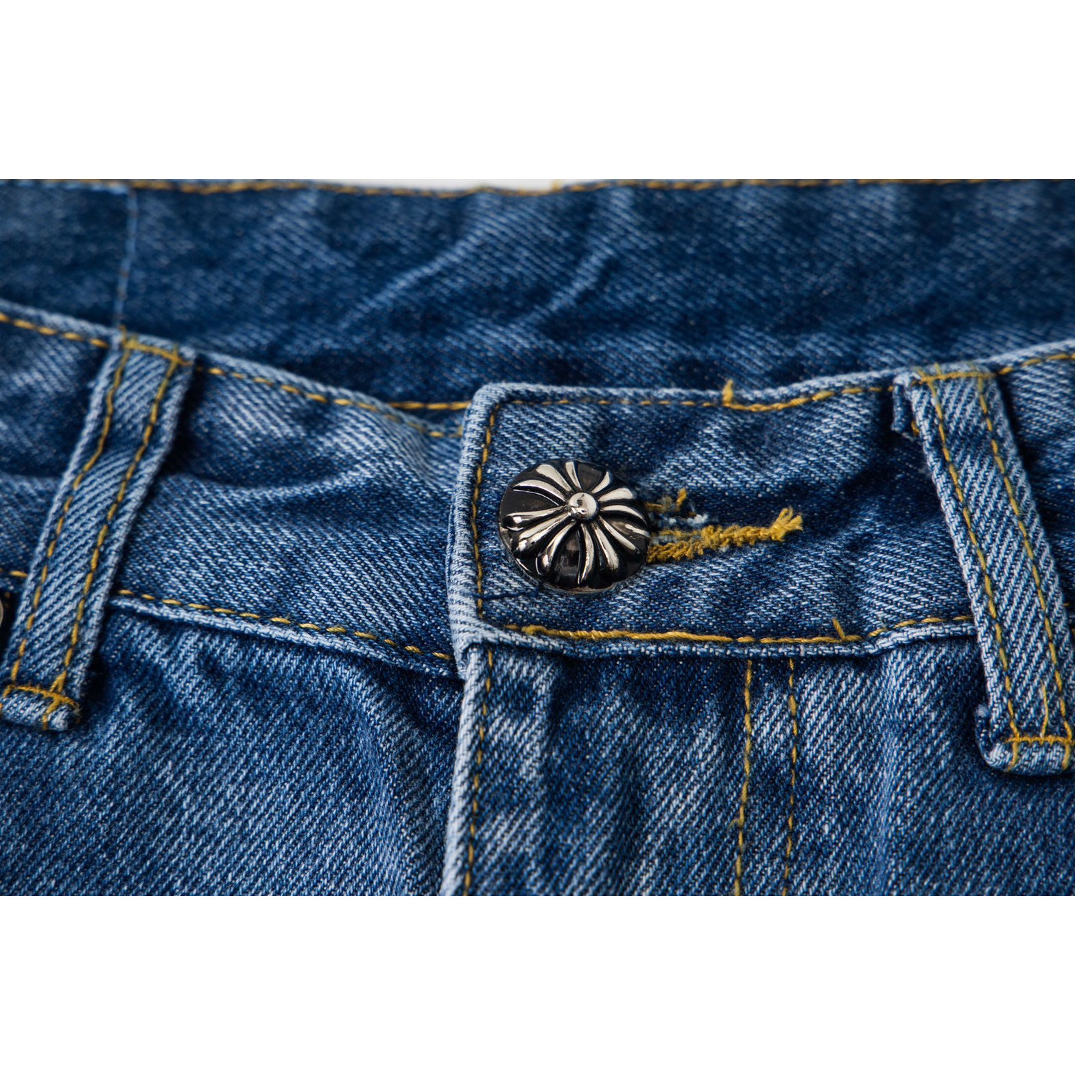 <p>CHROME HEARTS 浅蓝裤梵文蓝白拼皮牛仔裤(1805#)</p>

<p>&nbsp;</p>