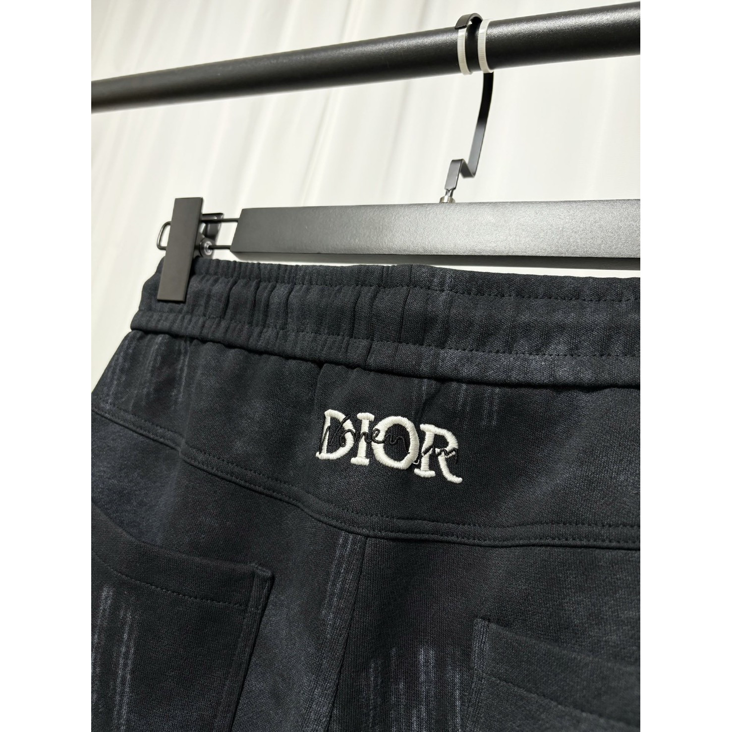 <p>Dior 休闲长裤(黑)</p>