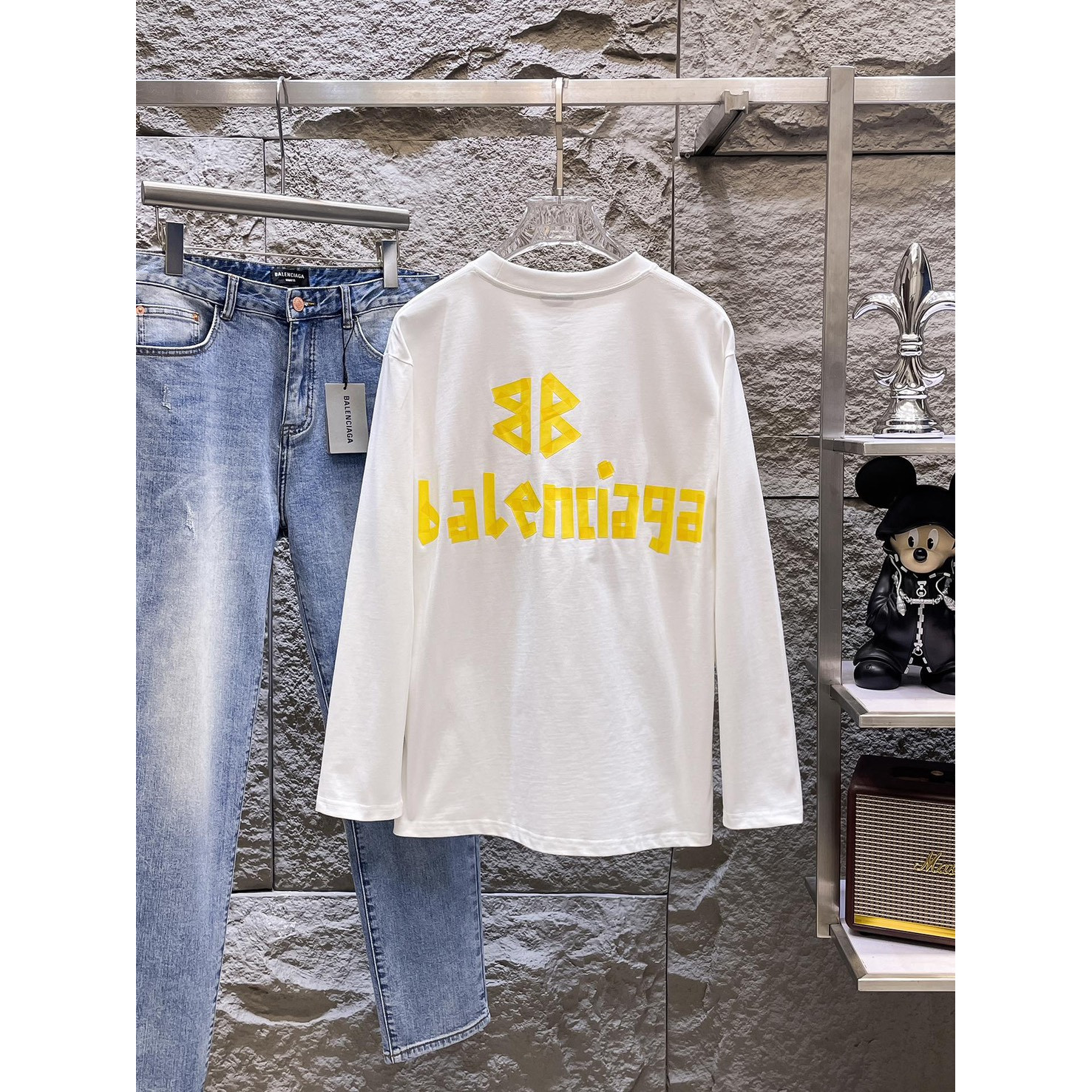 <p>Balenciaga 长袖T恤(白)</p>