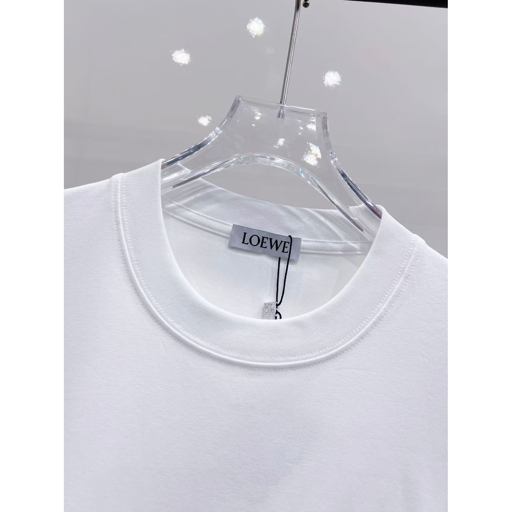 <p>LOEWE 短袖圆领T恤(白)</p>