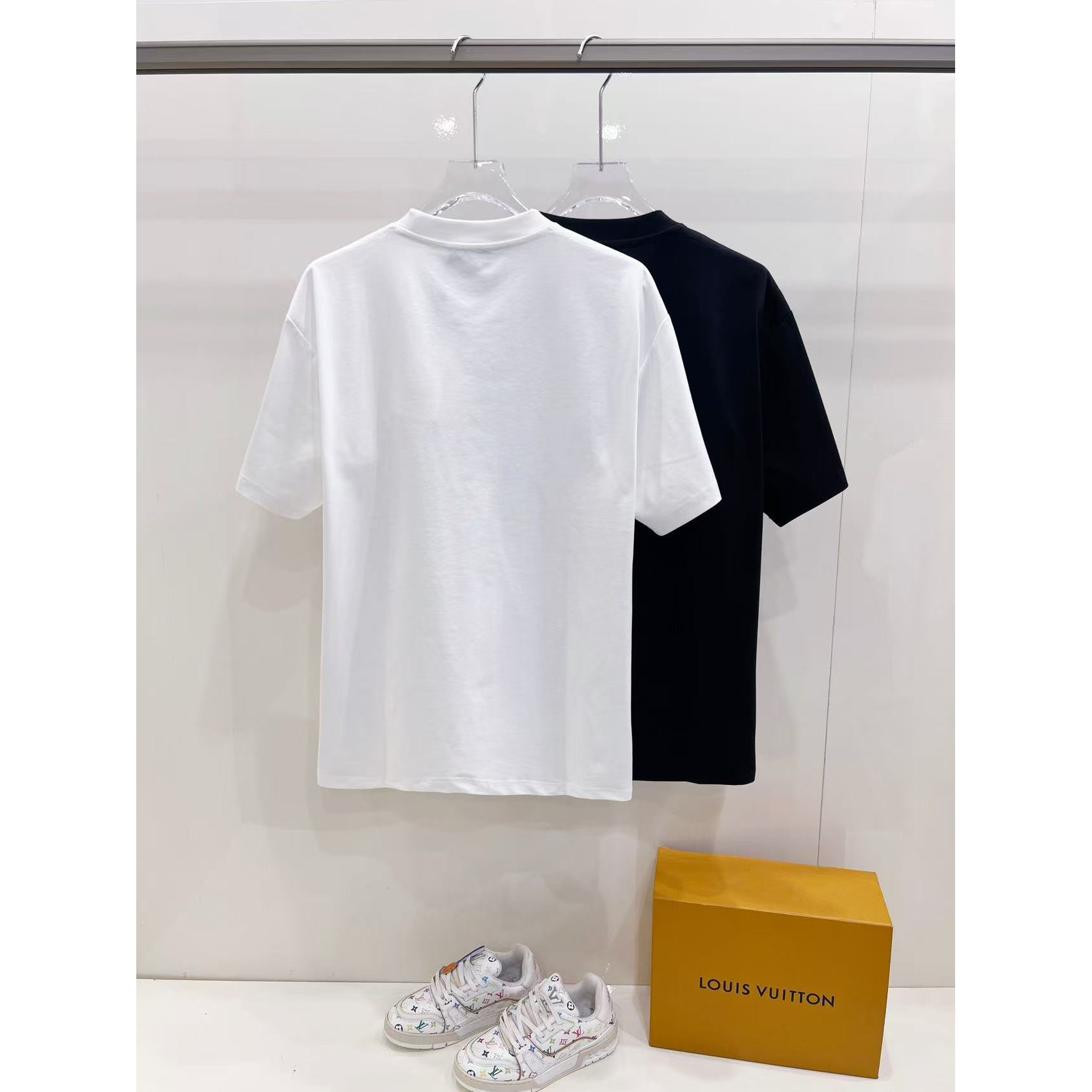 <p>GUCCI 短袖圆领T恤(黑)</p>