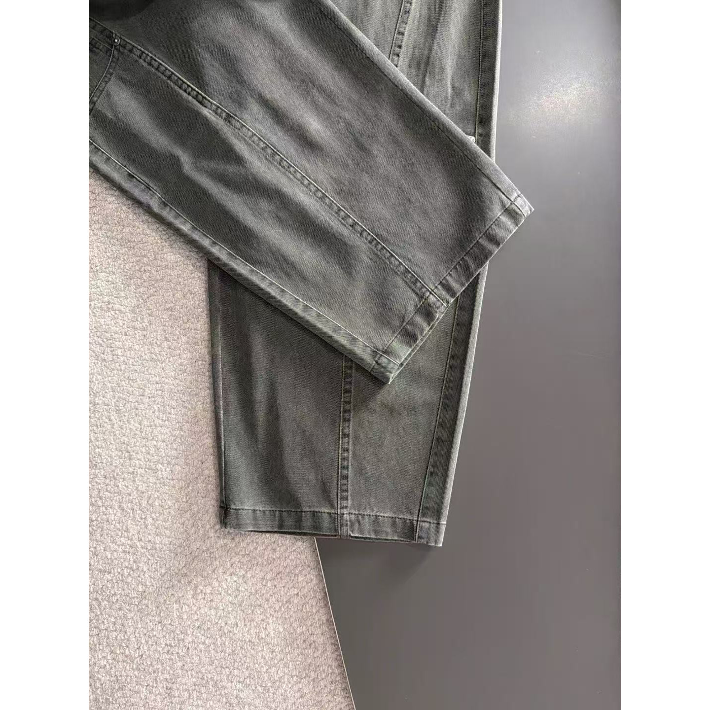 <p>MONCLER 秋冬新款松紧带休闲裤(灰)</p>