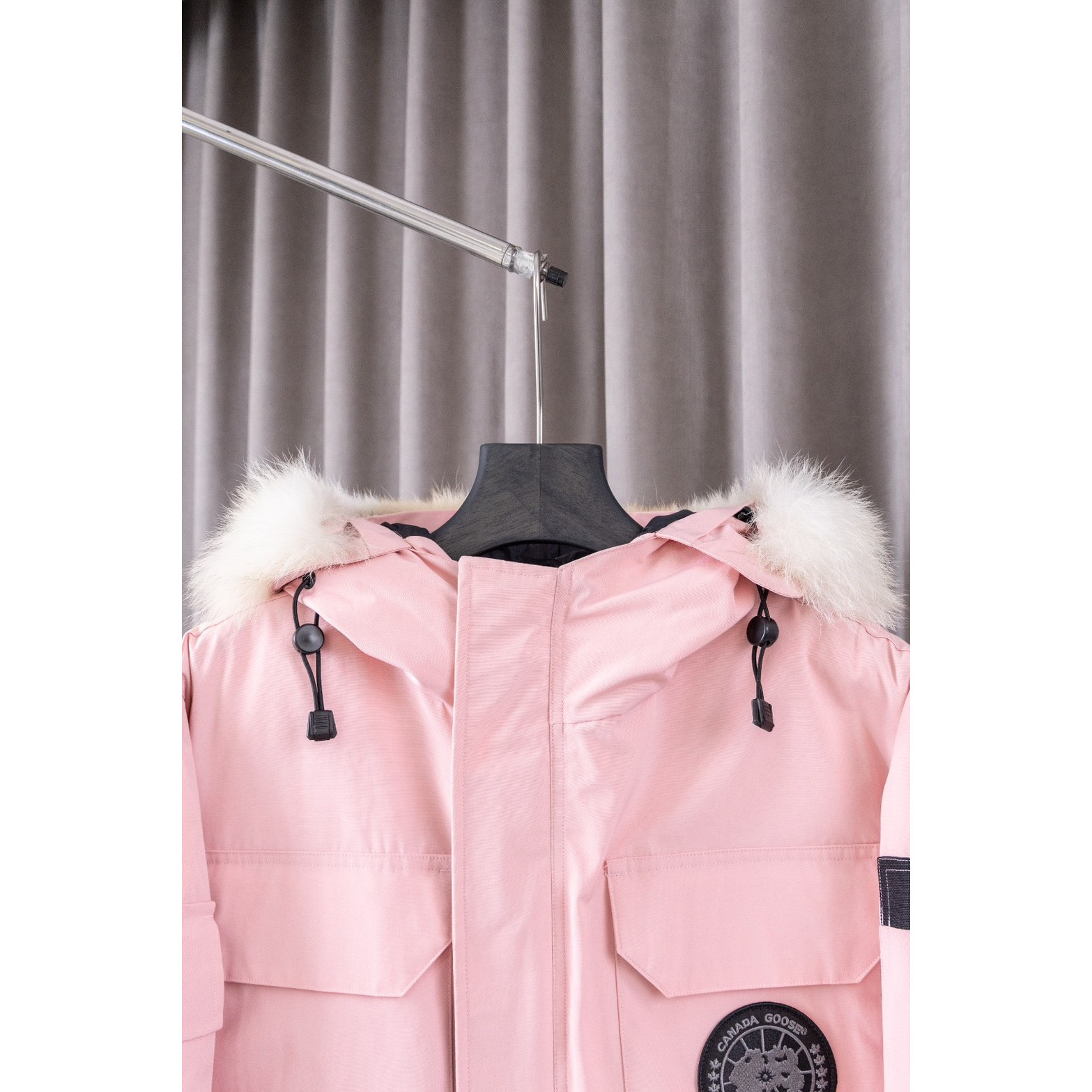 <p>Canada Goose 顶级狼毛Expedition 08款 4660M 远征派克羽绒服(粉色)</p>