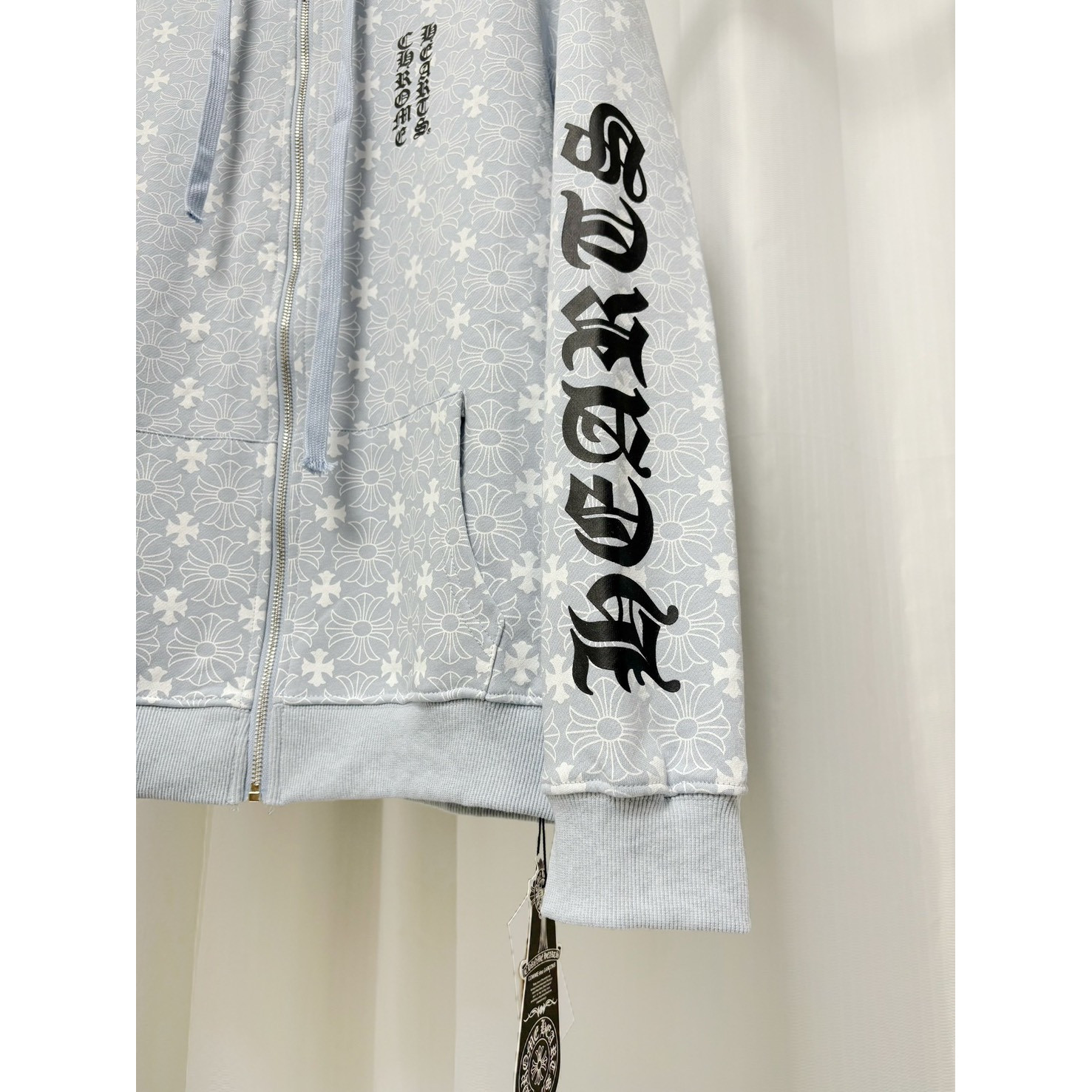 <p>Chrome Hearts 拉链外套</p>

<p>&nbsp;</p>