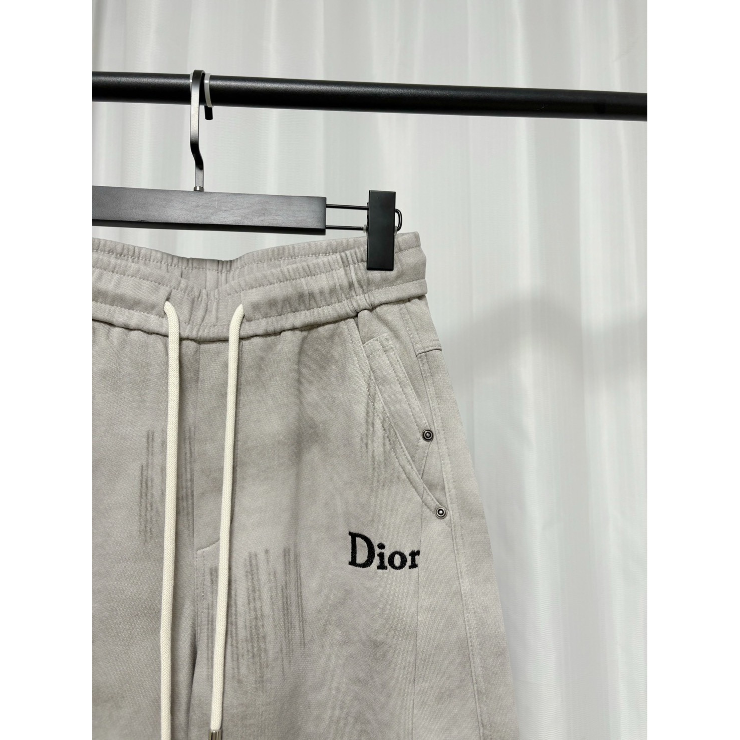 <p>Dior 休闲长裤(灰)</p>