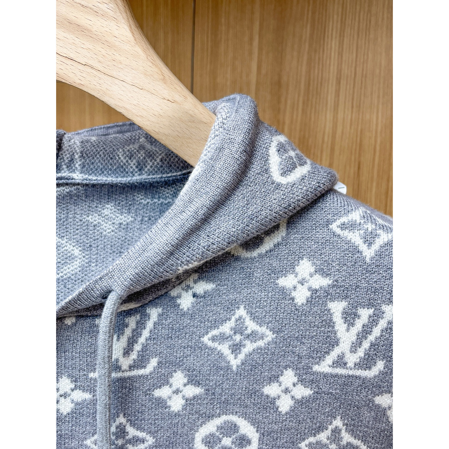<p>LV 精品外套</p>