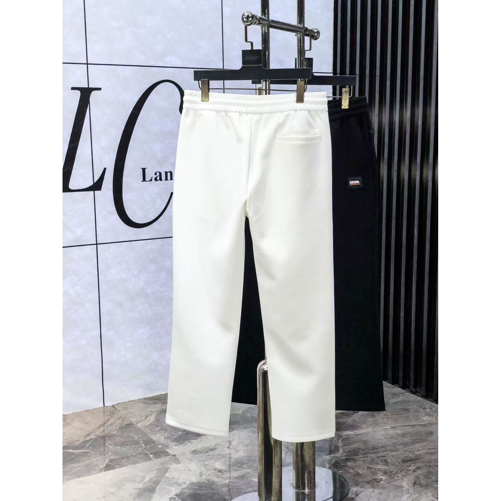 <p>Ermenegildo Zegna&nbsp;高品质时尚休闲裤(782948)</p>