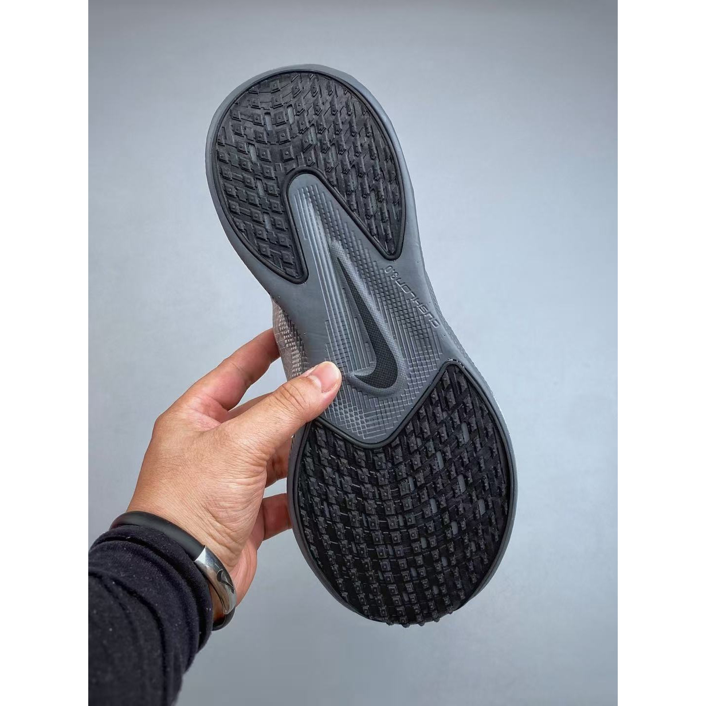 <p>Nike AVA X 透气支撑跑步鞋(褐色)</p>