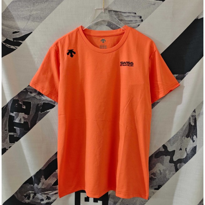 <p>DESCENTE 短袖T恤</p>