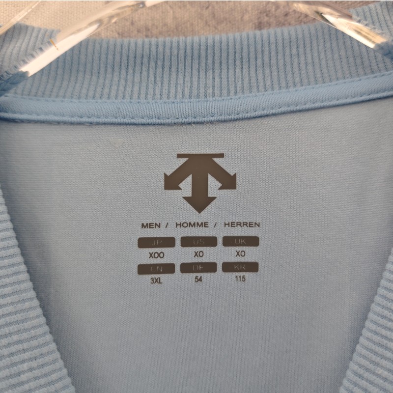 <p>DESCENTE&nbsp; 經典棉T圓領長袖衛衣(多色)</p>