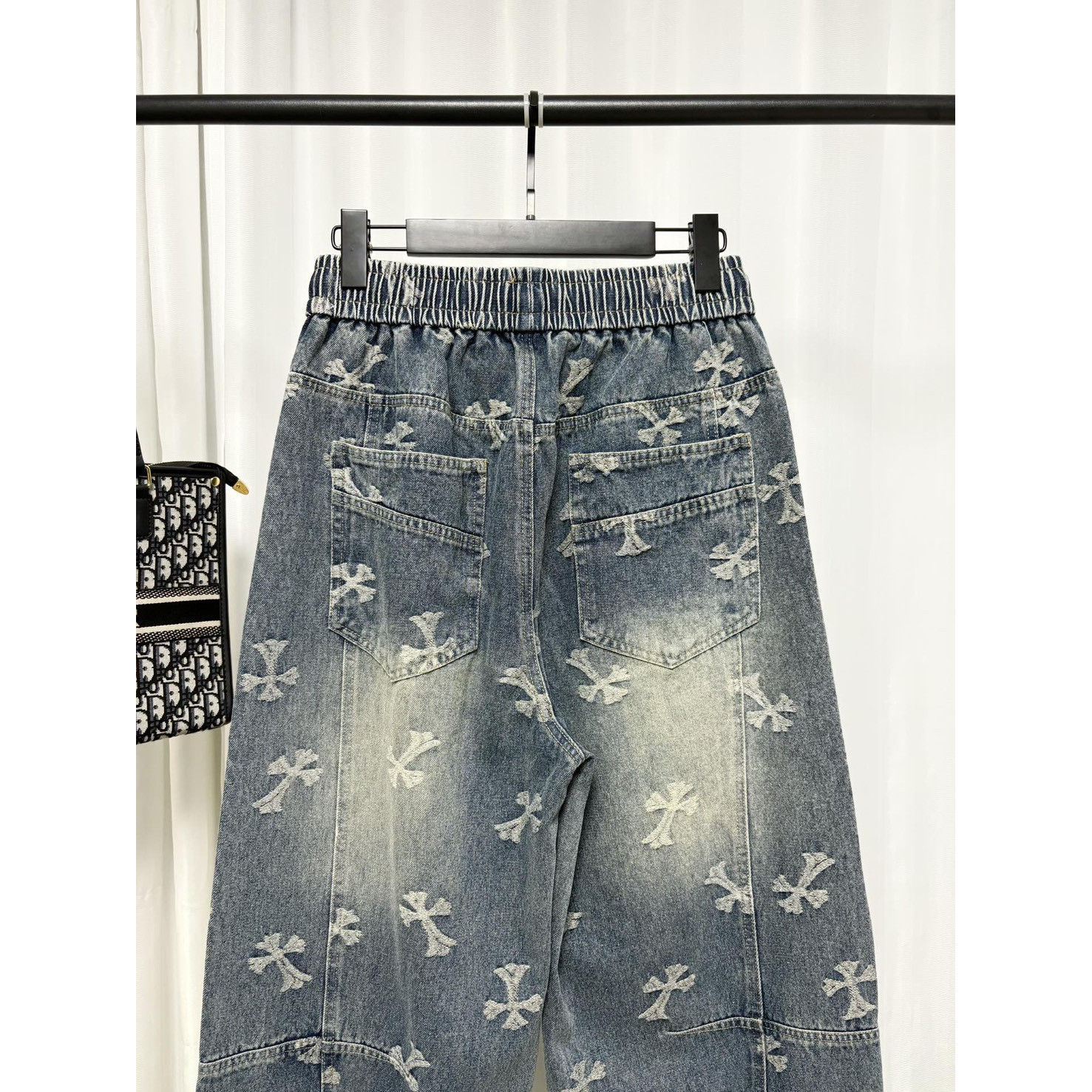 <p>Chrome Hearts 牛仔长裤</p>
