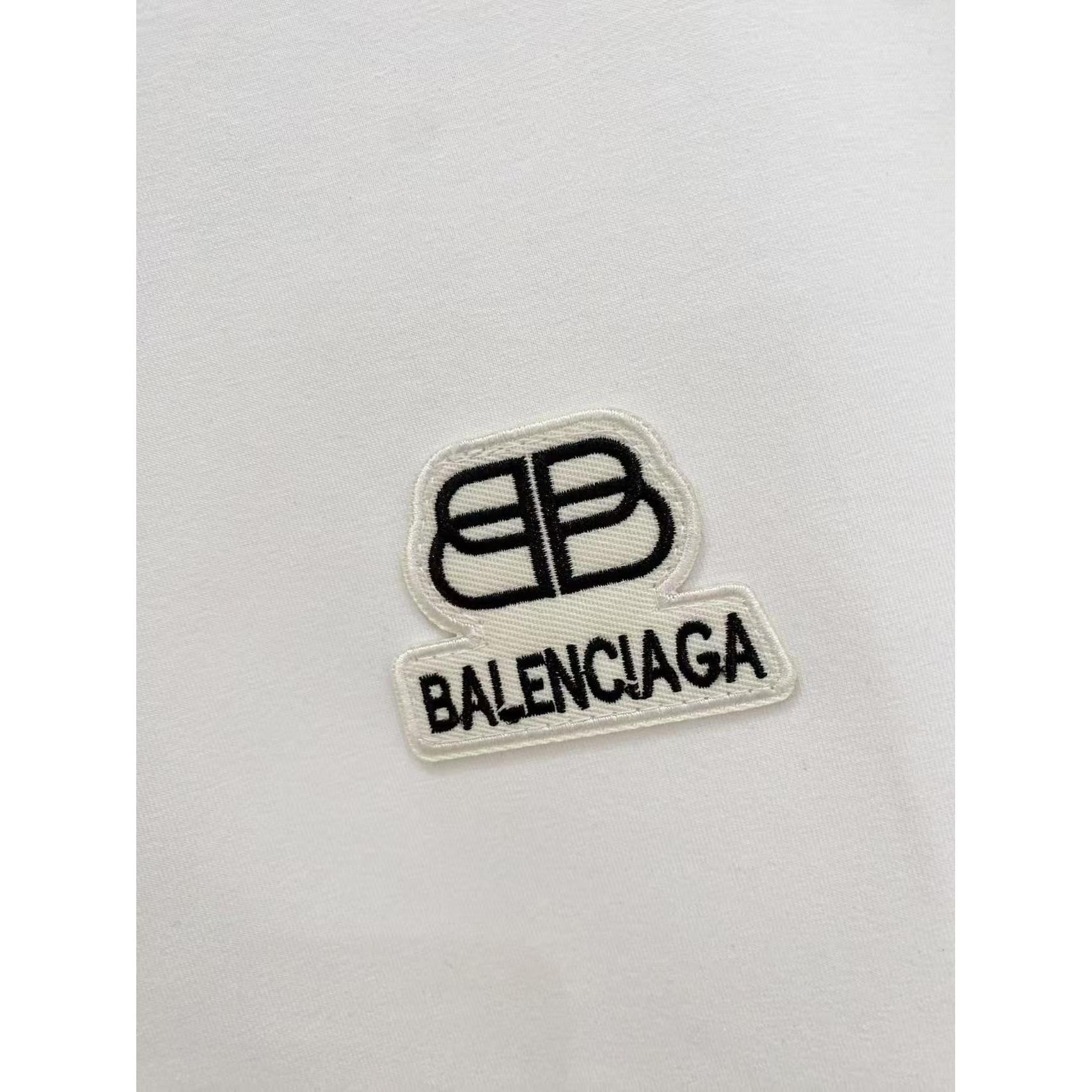 <p>Balenciaga&nbsp;太空棉卫衣(白)</p>
