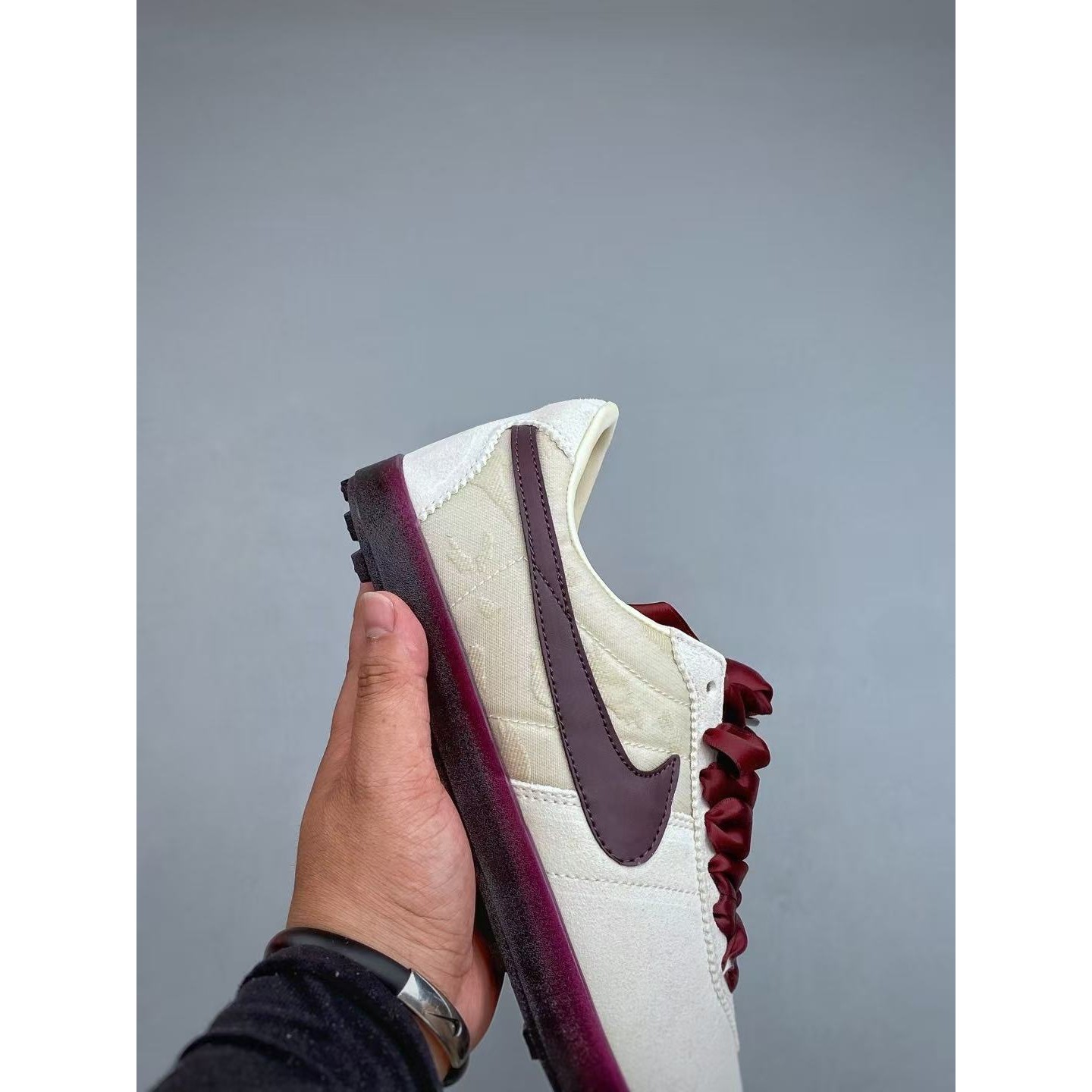<p>NIKE ASTROGRABBER LTHR 低帮休闲板鞋</p>