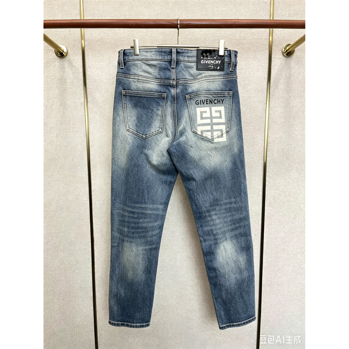 <p>GIVENCHY 休闲牛仔裤</p>