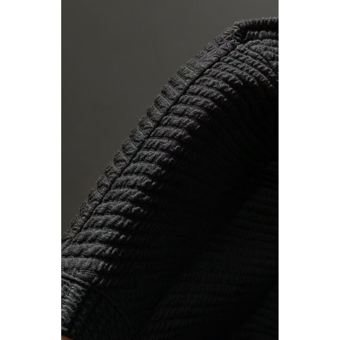 <p>Loewe 高品质男士卫衣(黑)</p>
