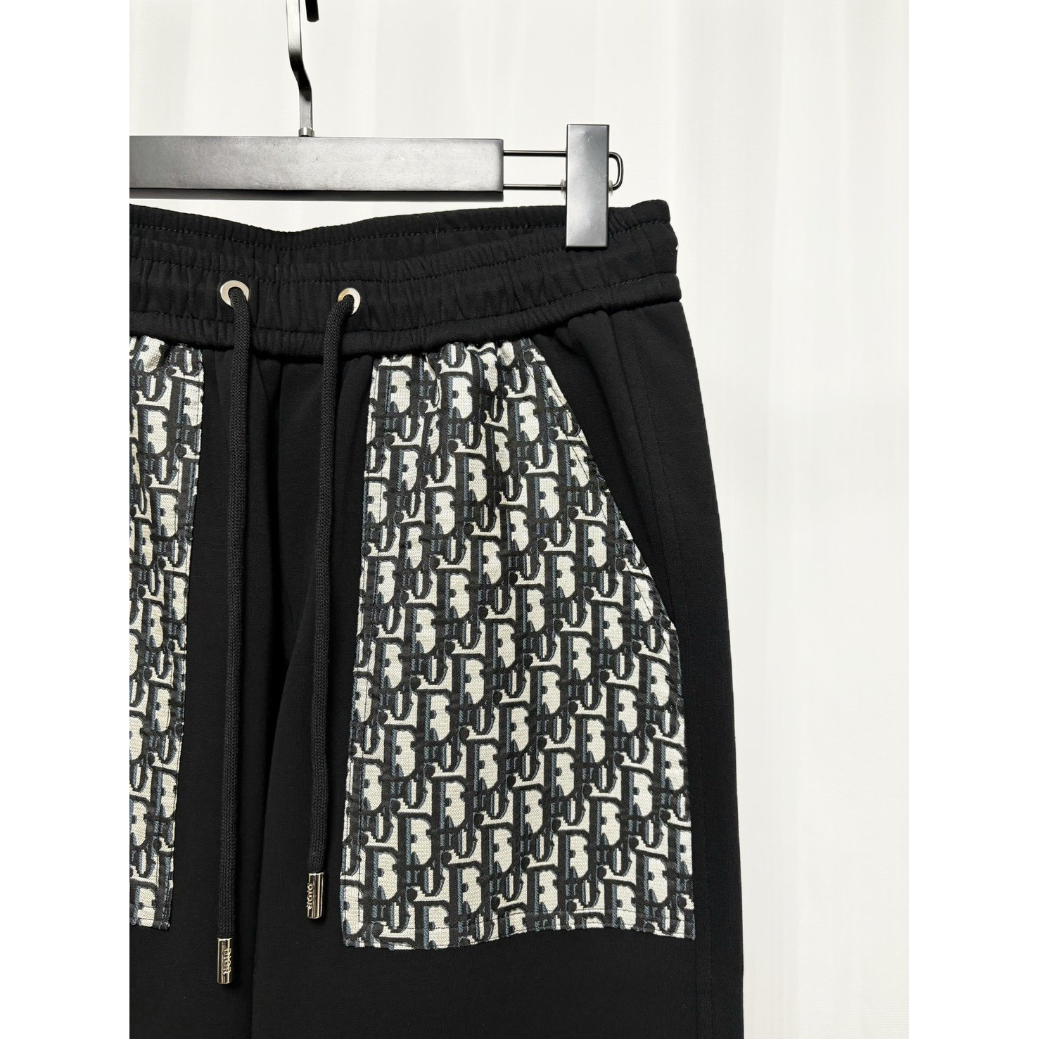 <p>Dior 休闲长裤(黑)</p>