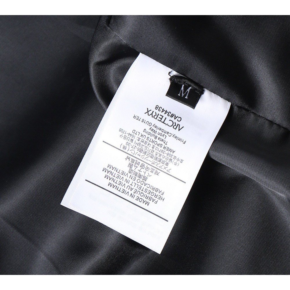 <p>Arc'teryx 新款男士夹克外套</p>