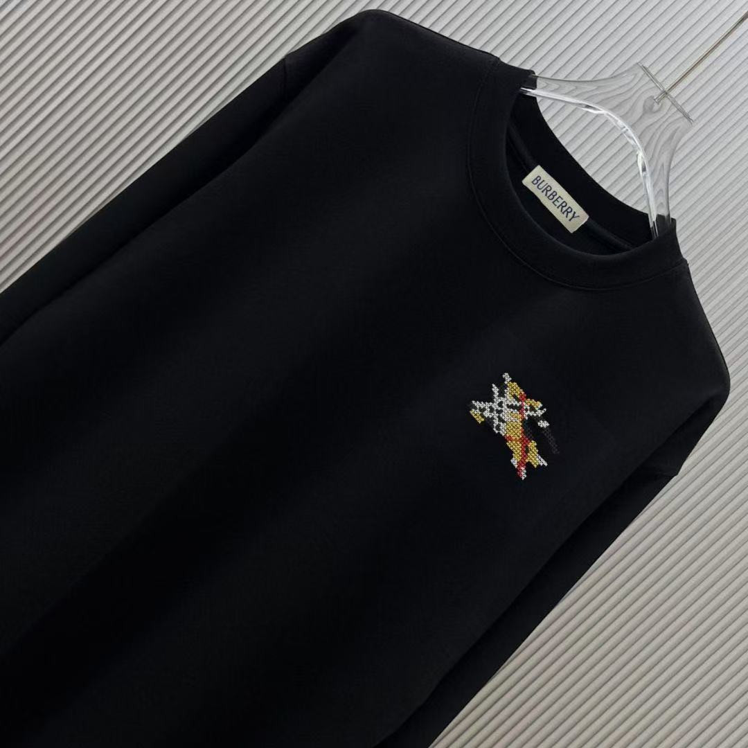 <p>Burberry 长袖卫衣T恤(黑)</p>