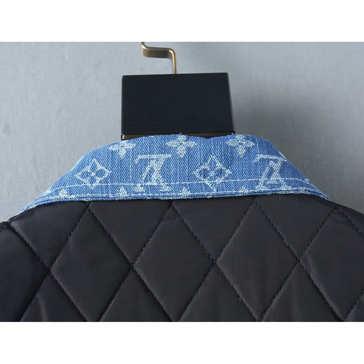 <p>LV 加厚棉服外套(黑)</p>