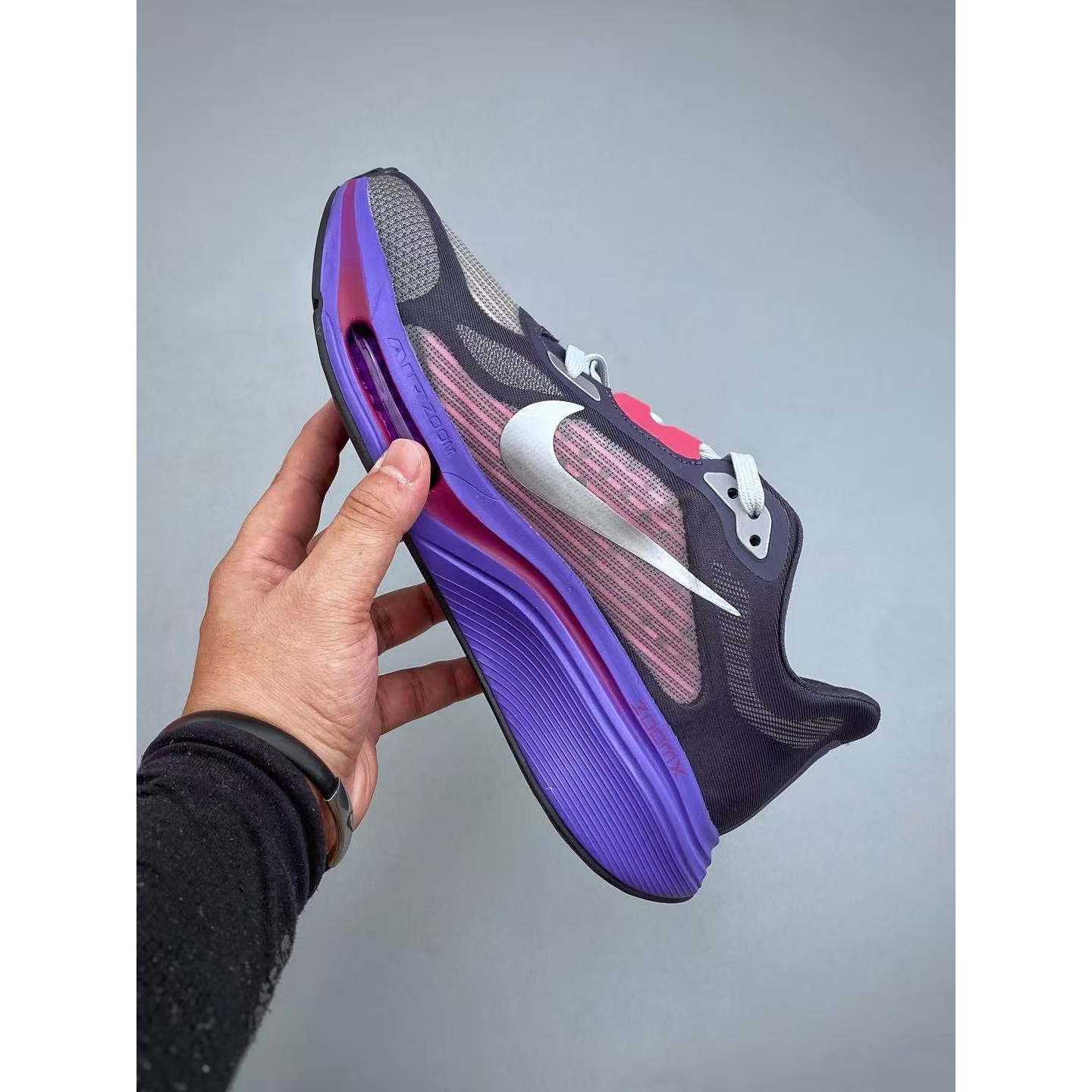 <p>Nike Air Zoom Pegasus Plus 2 运动慢跑鞋(紫)</p>