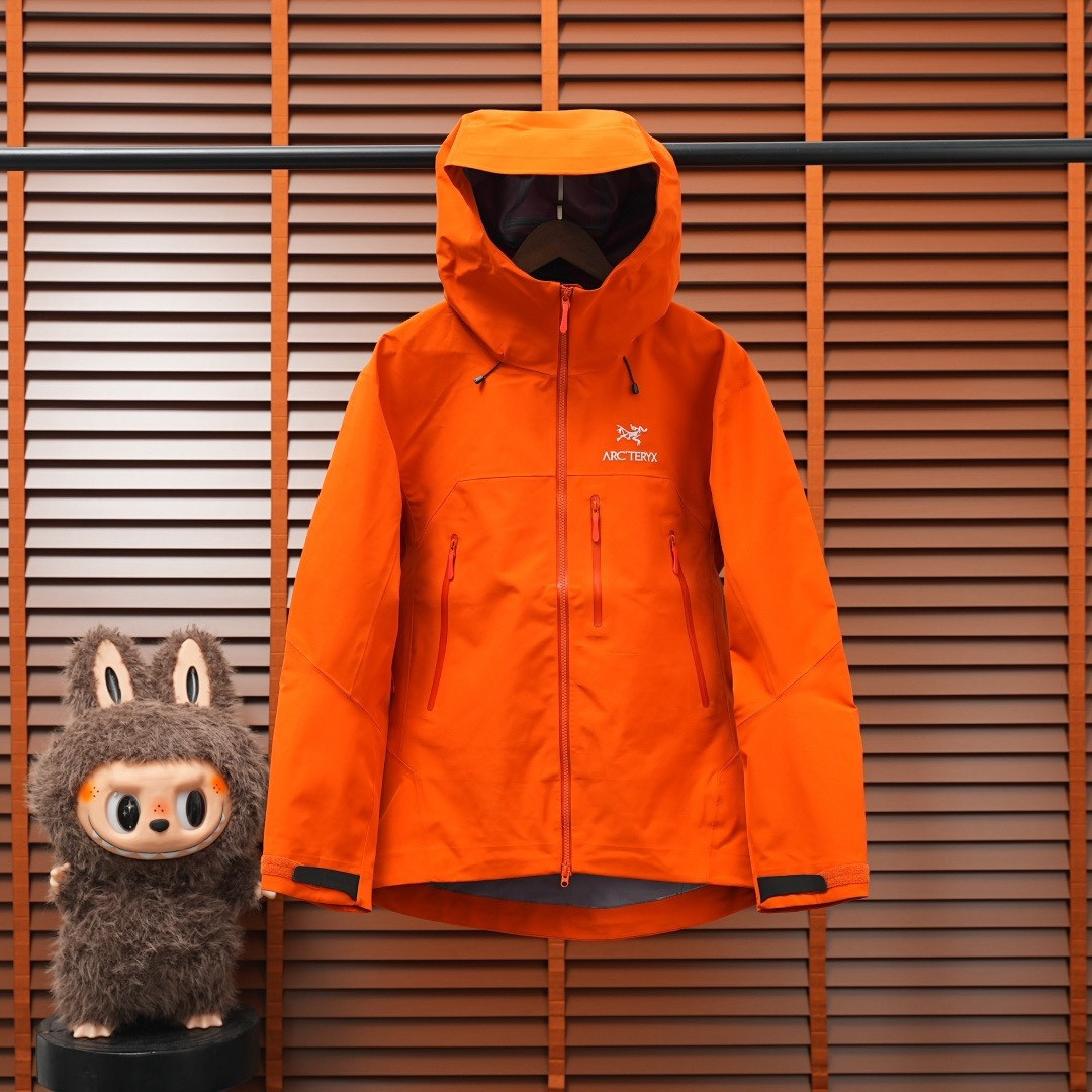 <p>ARC'TERYX &nbsp;BETA SV JACKET 增强防水防风连帽硬壳外套(橙色)&nbsp;</p>