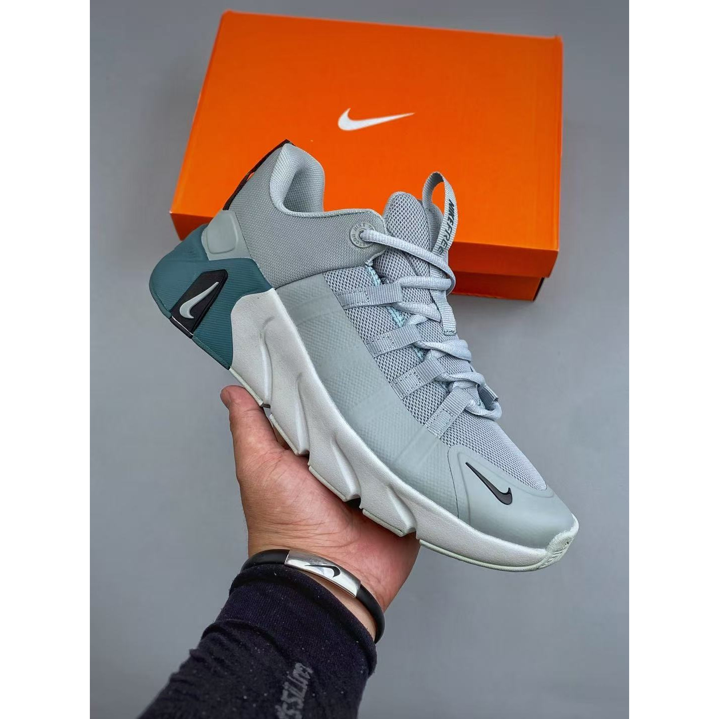 <p>Nike Free Metcon 7 训练鞋</p>
