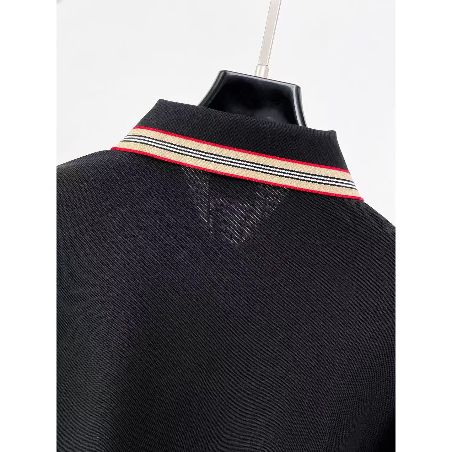 <p>BURBERRY 长袖Polo衫(黑)</p>