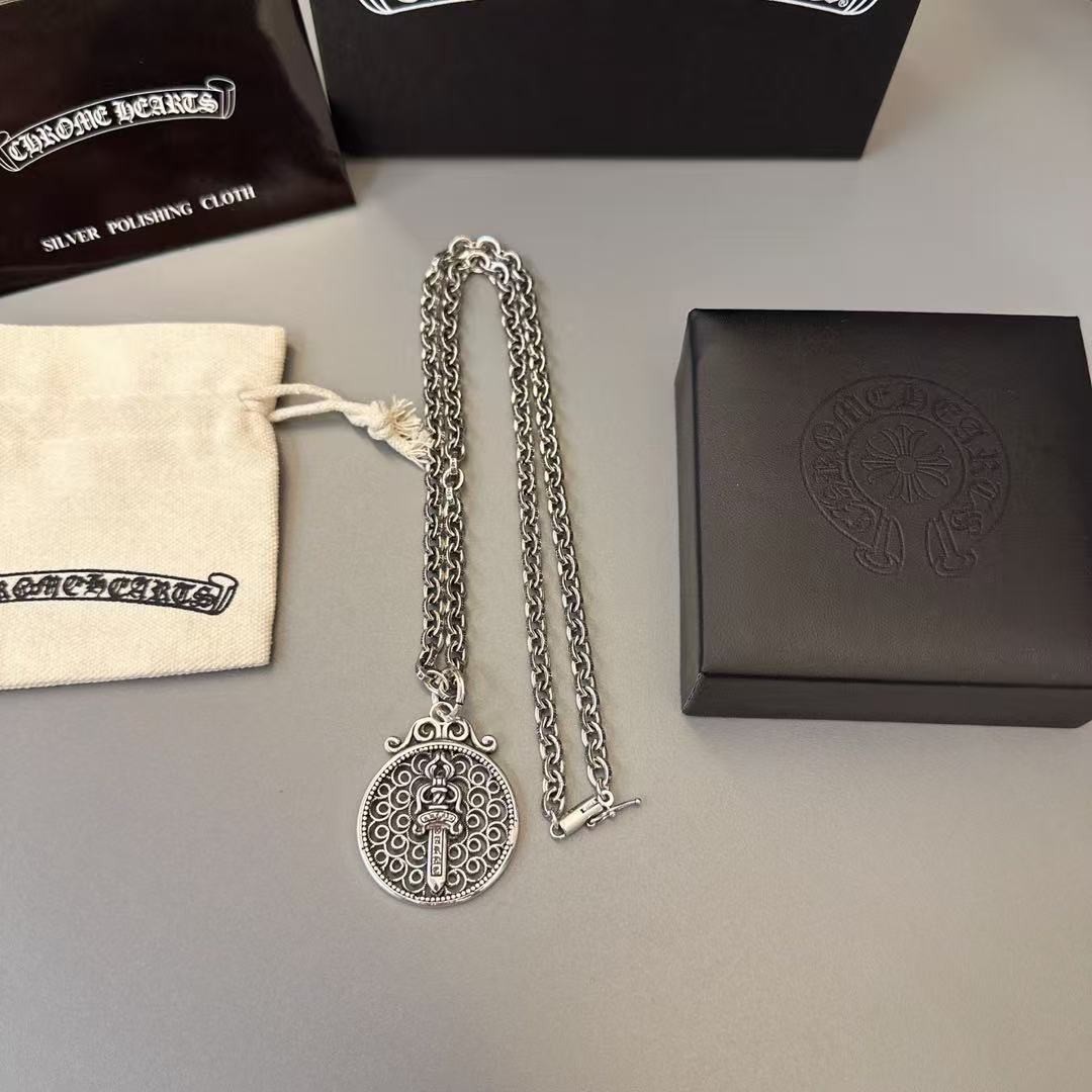 <p>CHROME HEARTS&nbsp;项链</p>