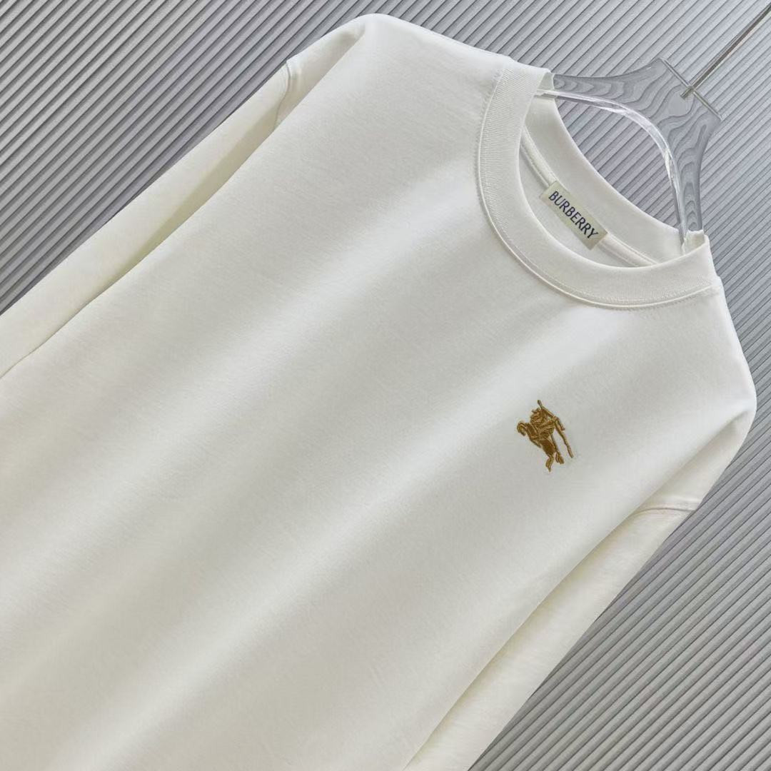 <p>Burberry 长袖卫衣T恤(白)</p>