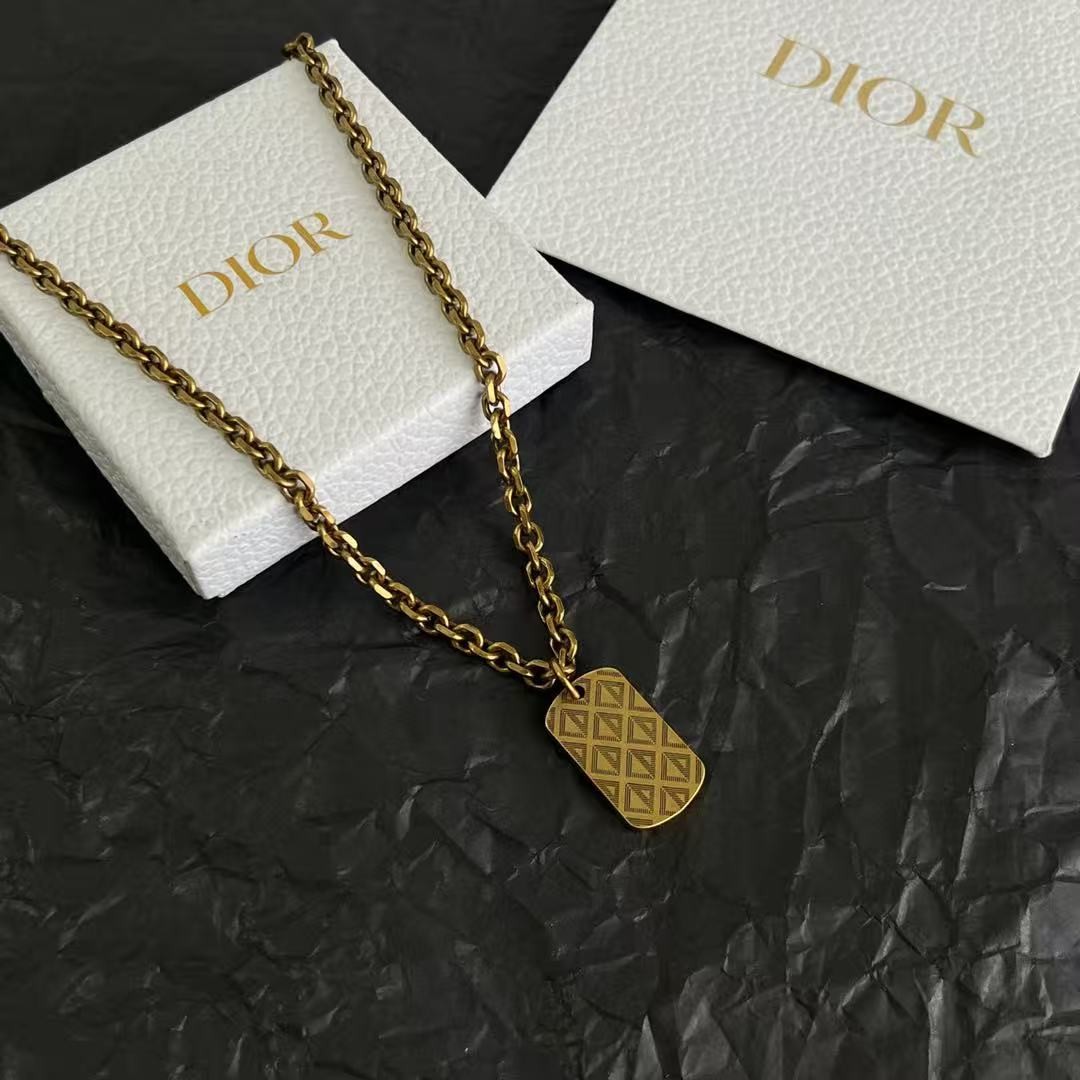 <p>DIOR&nbsp;中古项链</p>