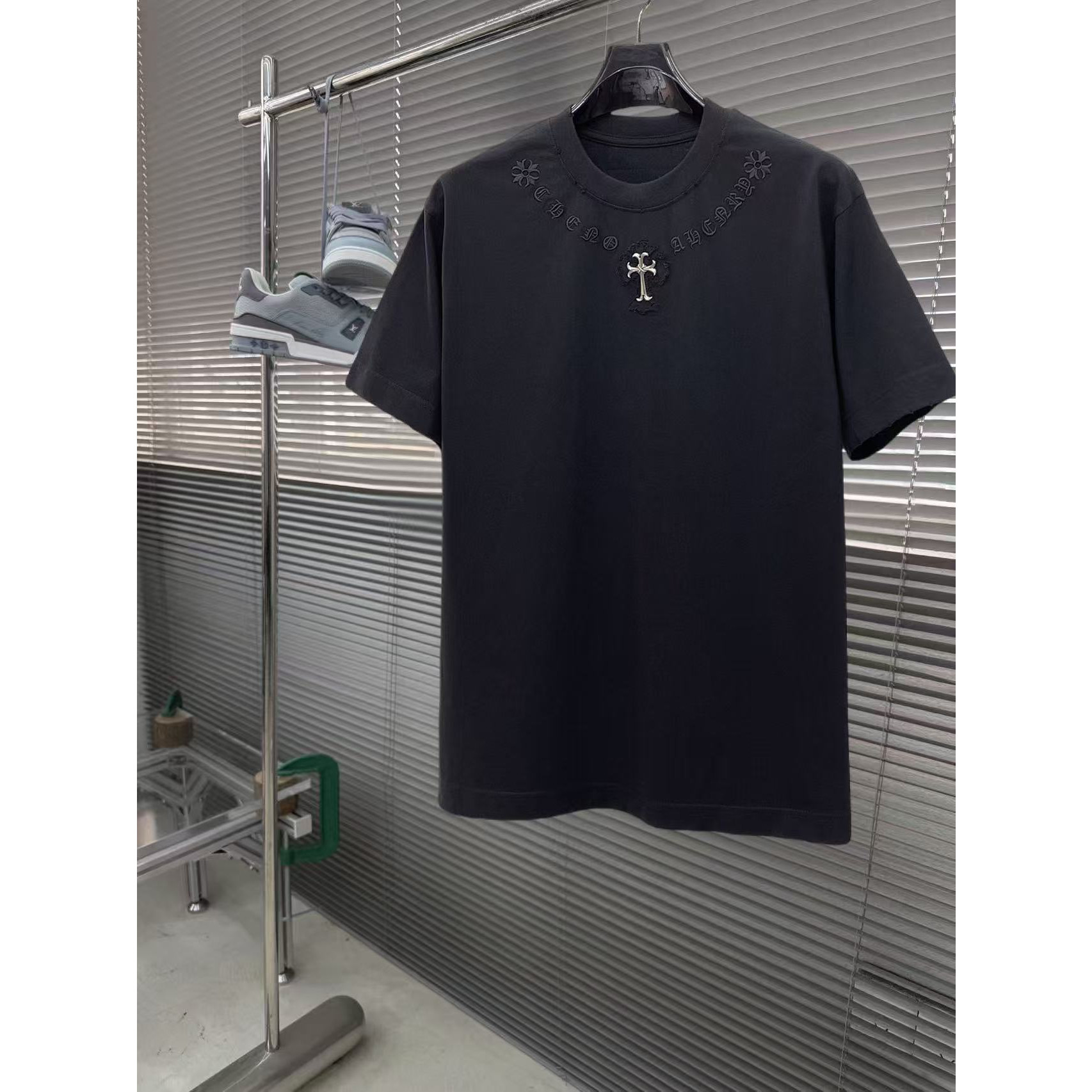 <p>CHROME HEARTS 专柜新款短袖T恤(黑)</p>