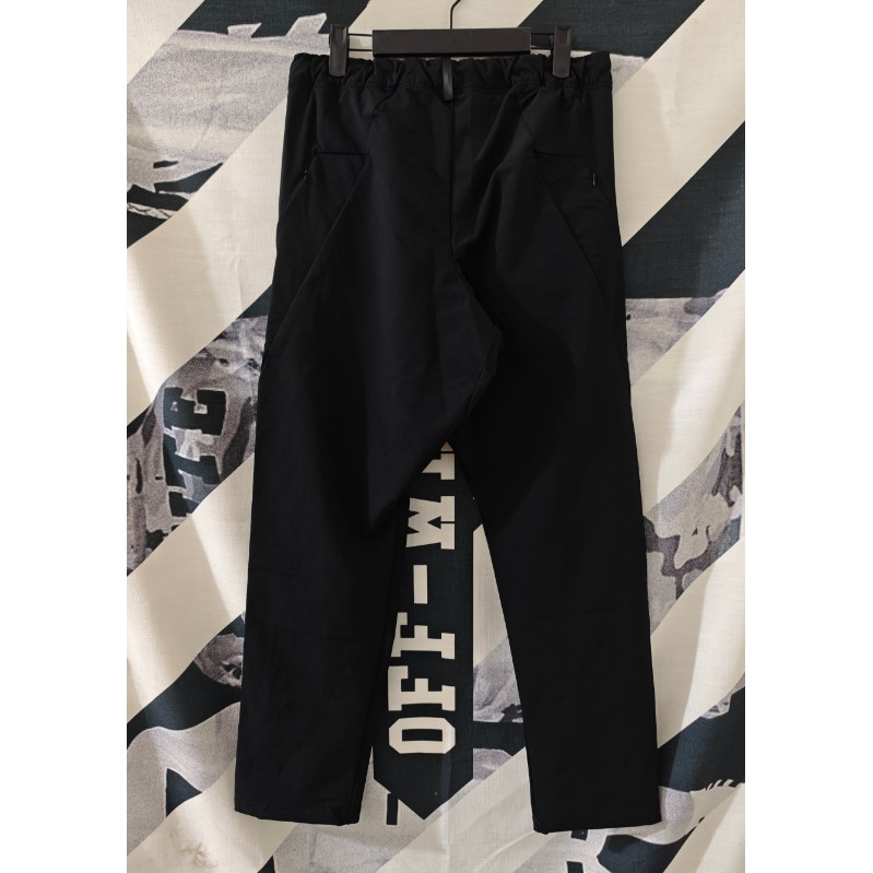 <p>DESCENTE 長褲(多色)</p>