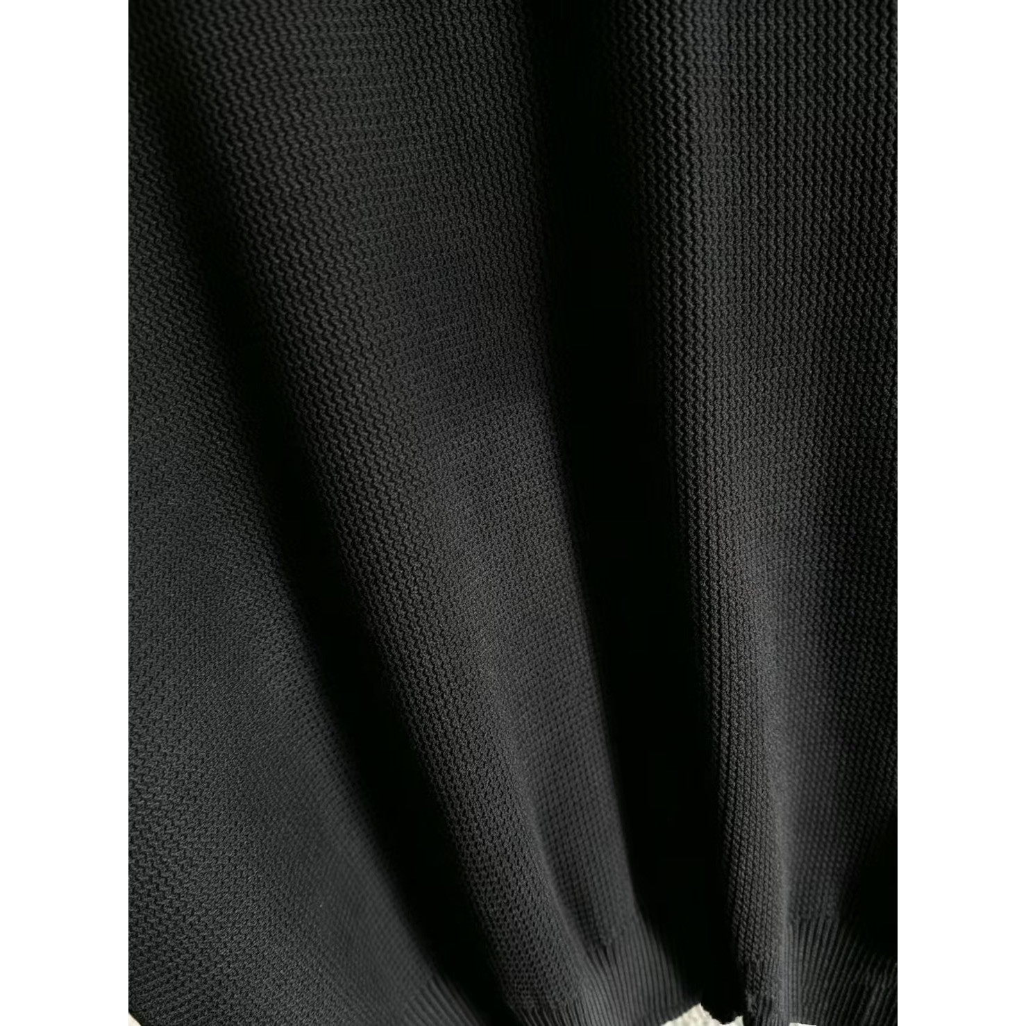 <p>Loro Piana V领针织马甲(黑)</p>
