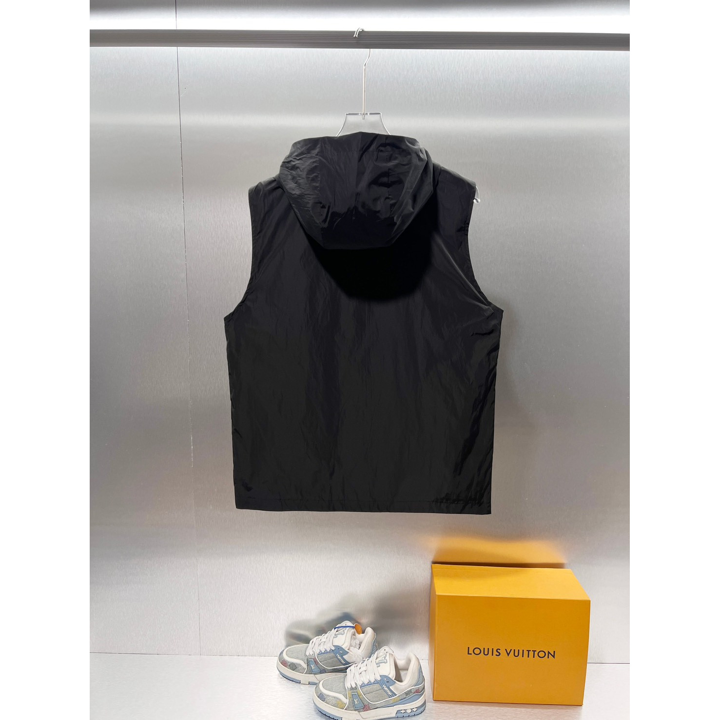 <p>PRADA&nbsp;马克外套(黑)</p>