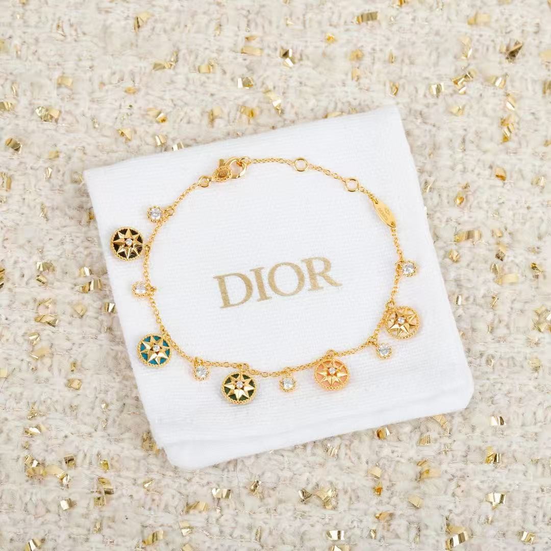 <p>DIOR&nbsp;罗盘手链</p>