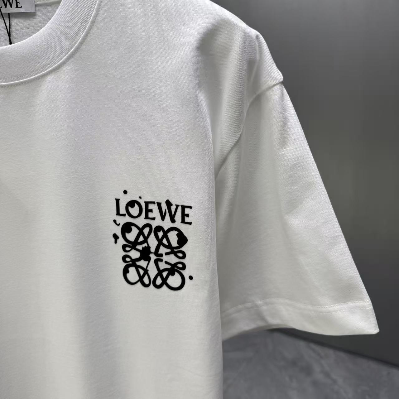 <p>Loewe 短袖T恤(白)</p>