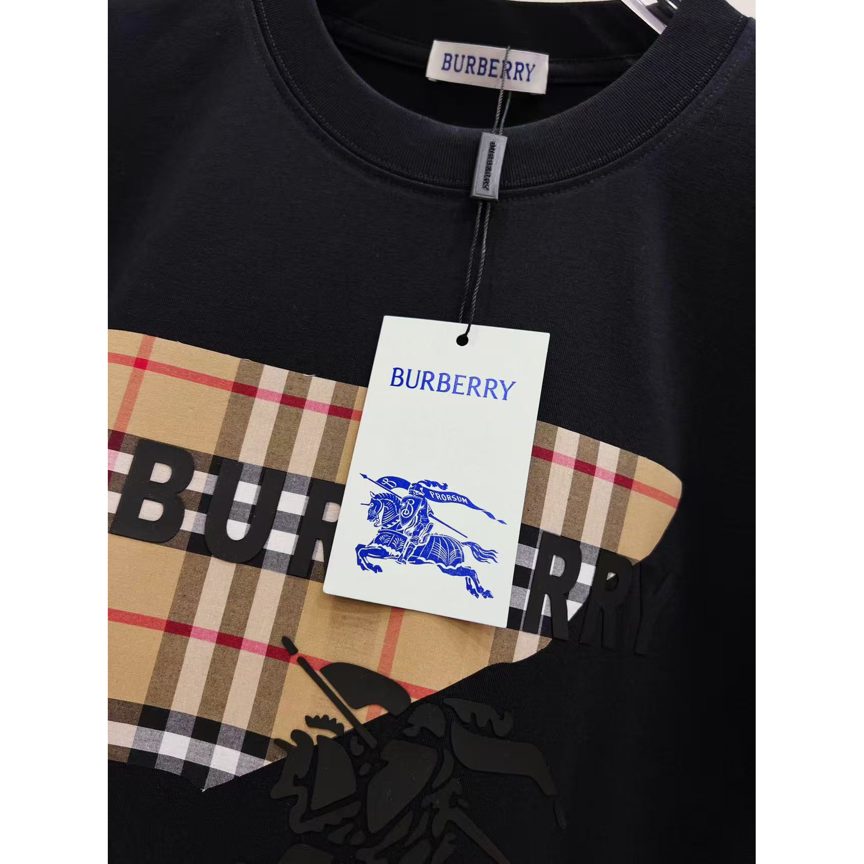 <p>BURBERRY 短袖圆领T恤(黑)</p>