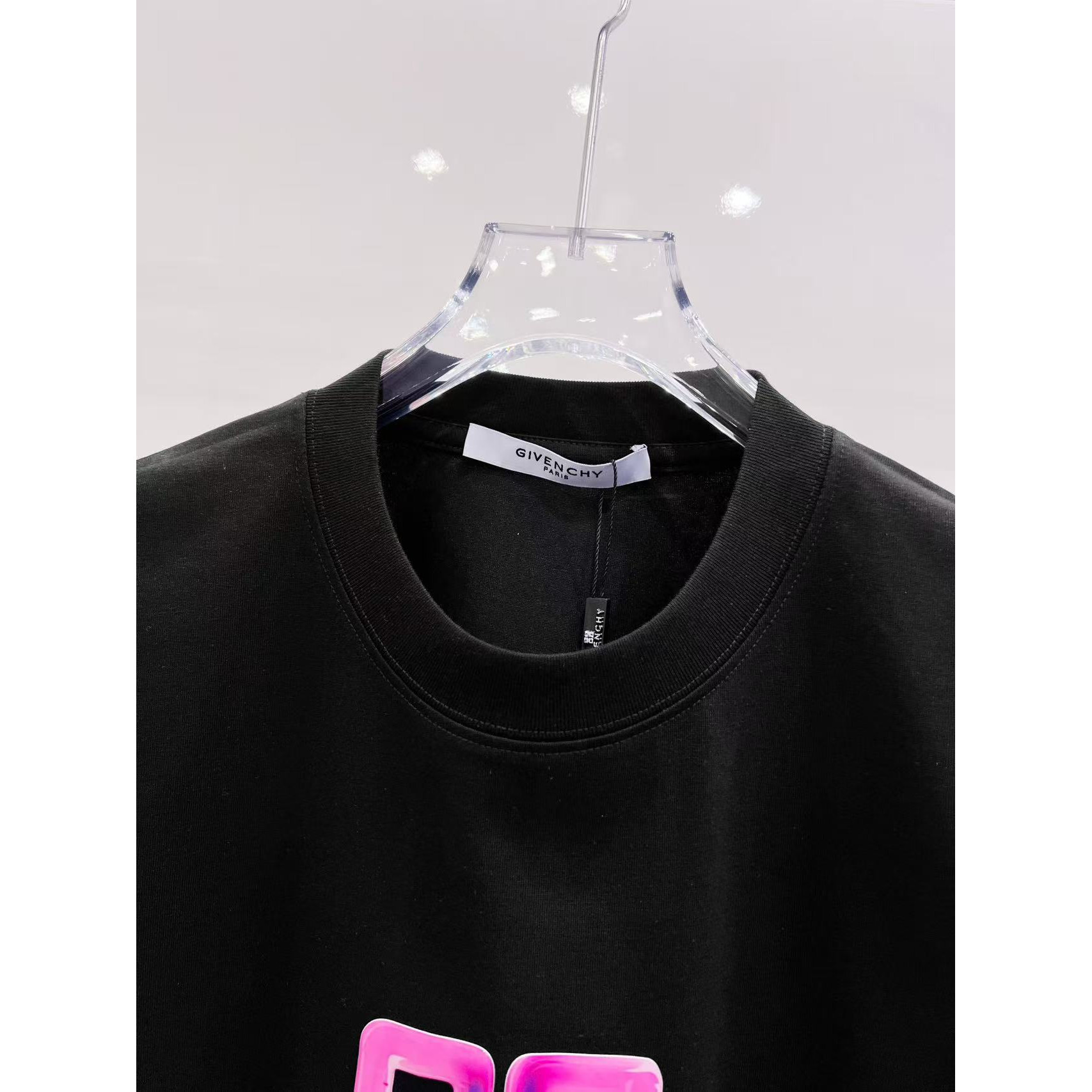 <p>GIVENCHY&nbsp;短袖圆领T恤(黑)</p>