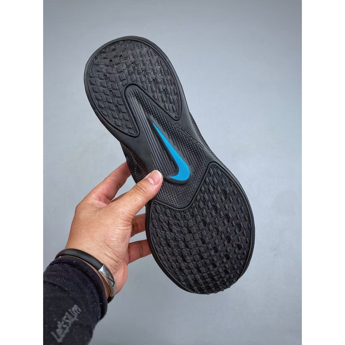 <p>Nike AVA X 透气支撑跑步鞋(黑藍)</p>