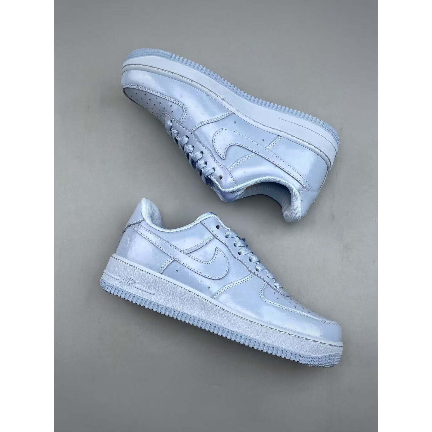 <p>&nbsp;Nike Air Force1 07 low&nbsp; (藍)</p>